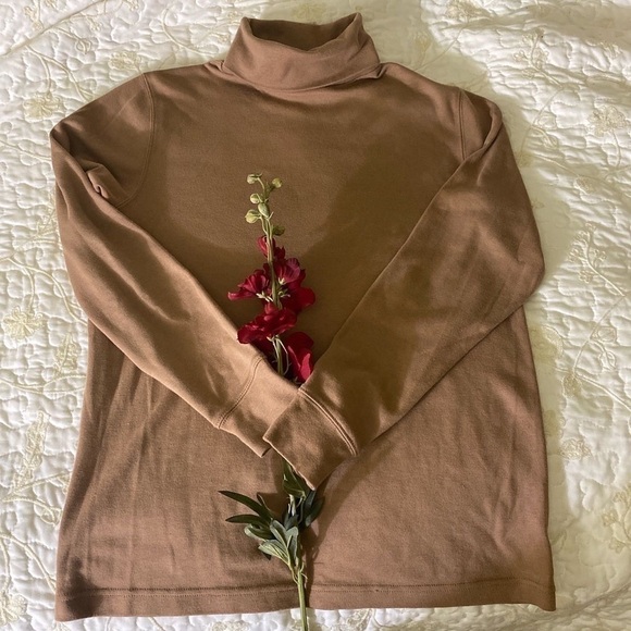 VINTAGE Brown Turtle Neck - Picture 1 of 3